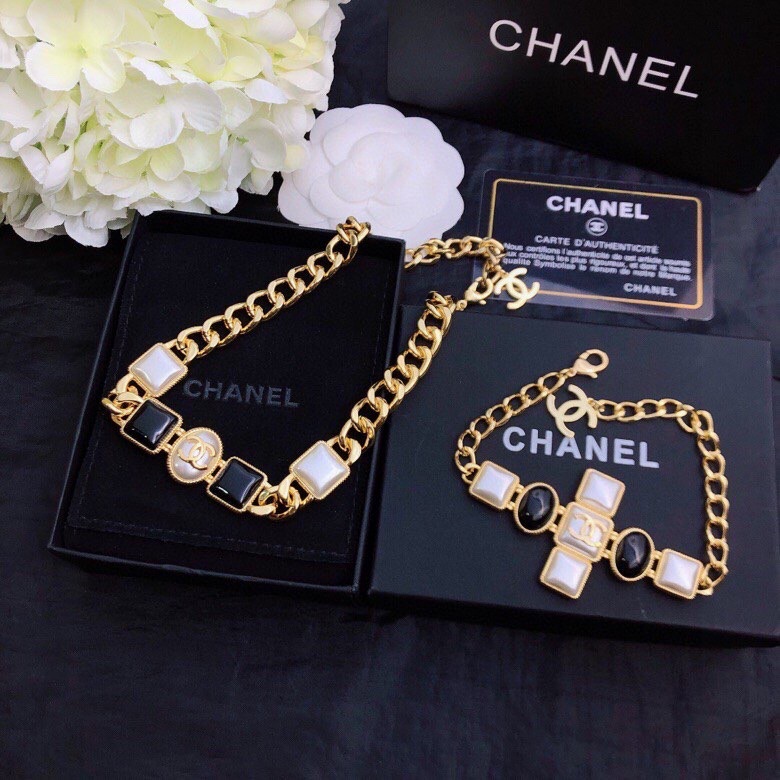 Chanel Necklaces